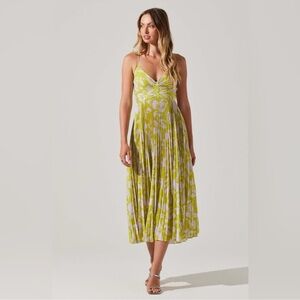 Astr Lime Green Floral Midi Dress